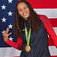 西蒙妮・奥古斯图斯